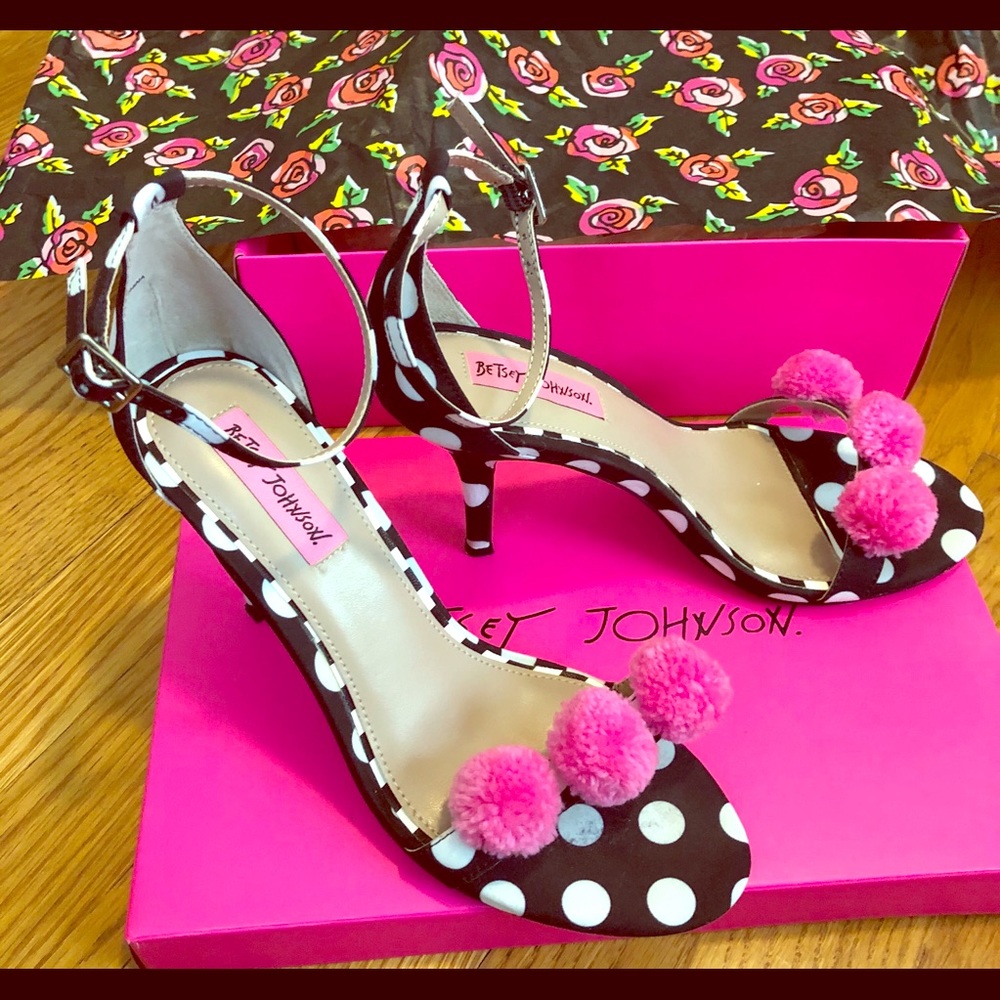 Betsy Johnson Lylly 3.5” heel, 8